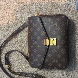 Louis Vuitton Pochette Metis Unauthentic